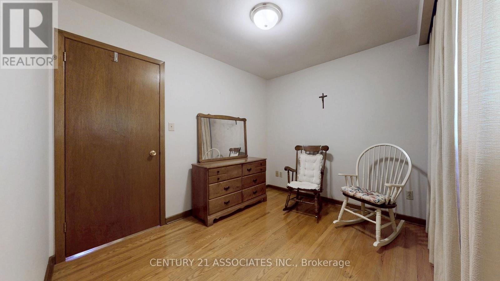1217 ALEXANDRA AVENUE Image 25