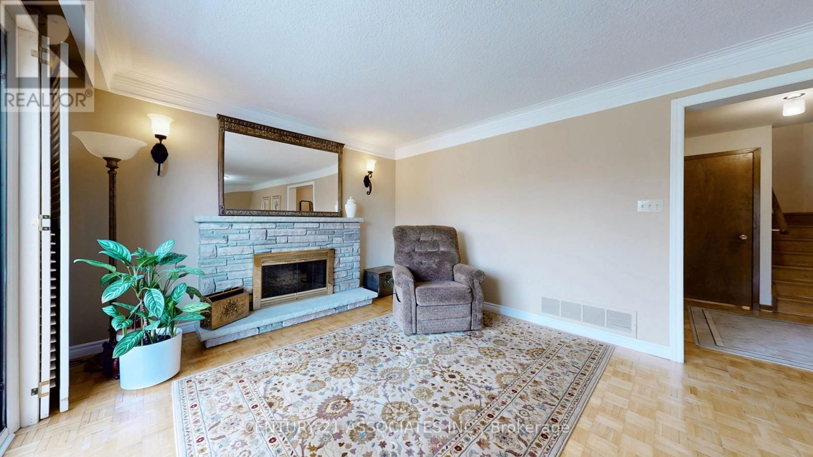 1217 ALEXANDRA AVENUE Image 30