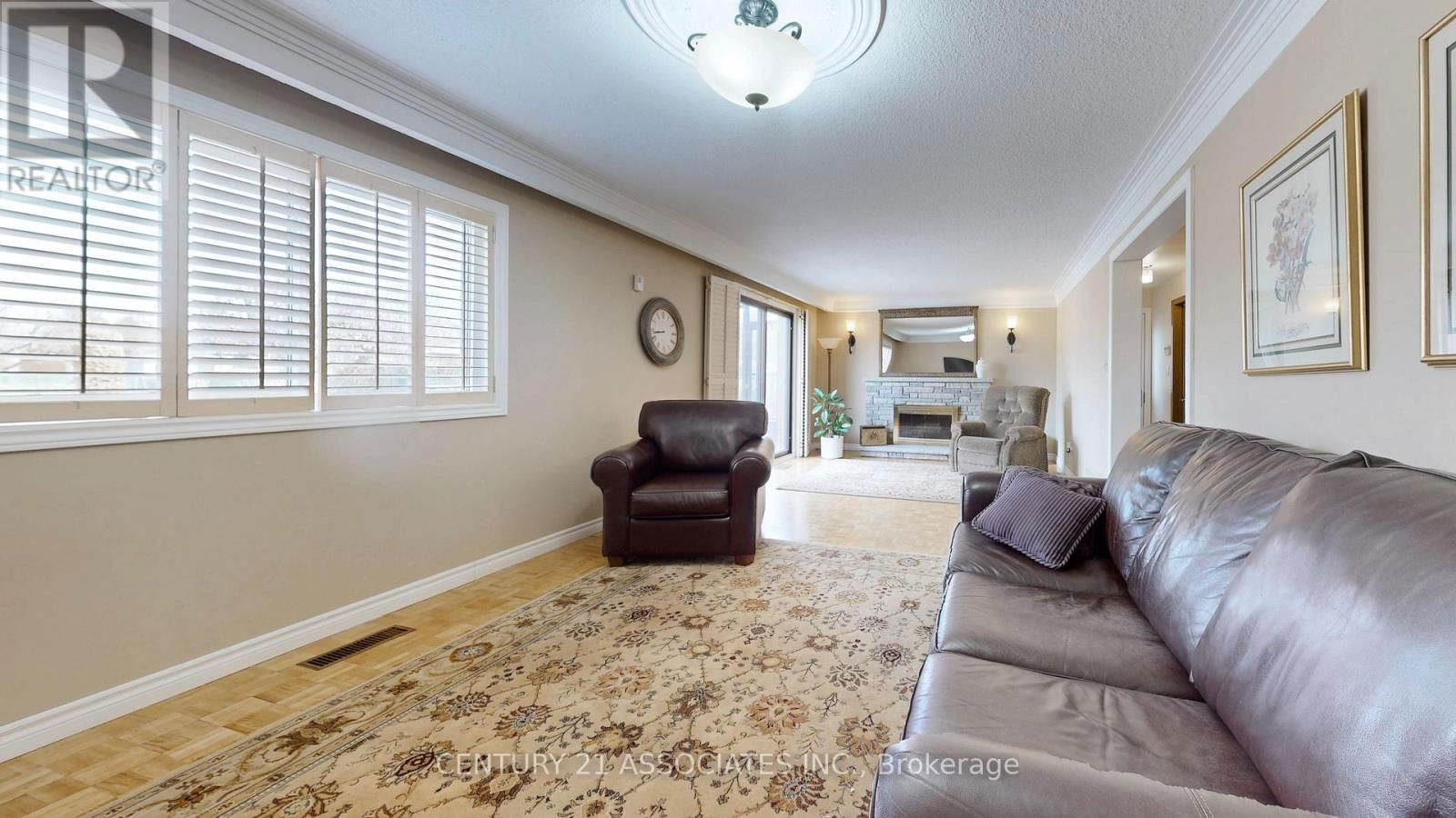 1217 ALEXANDRA AVENUE Image 31