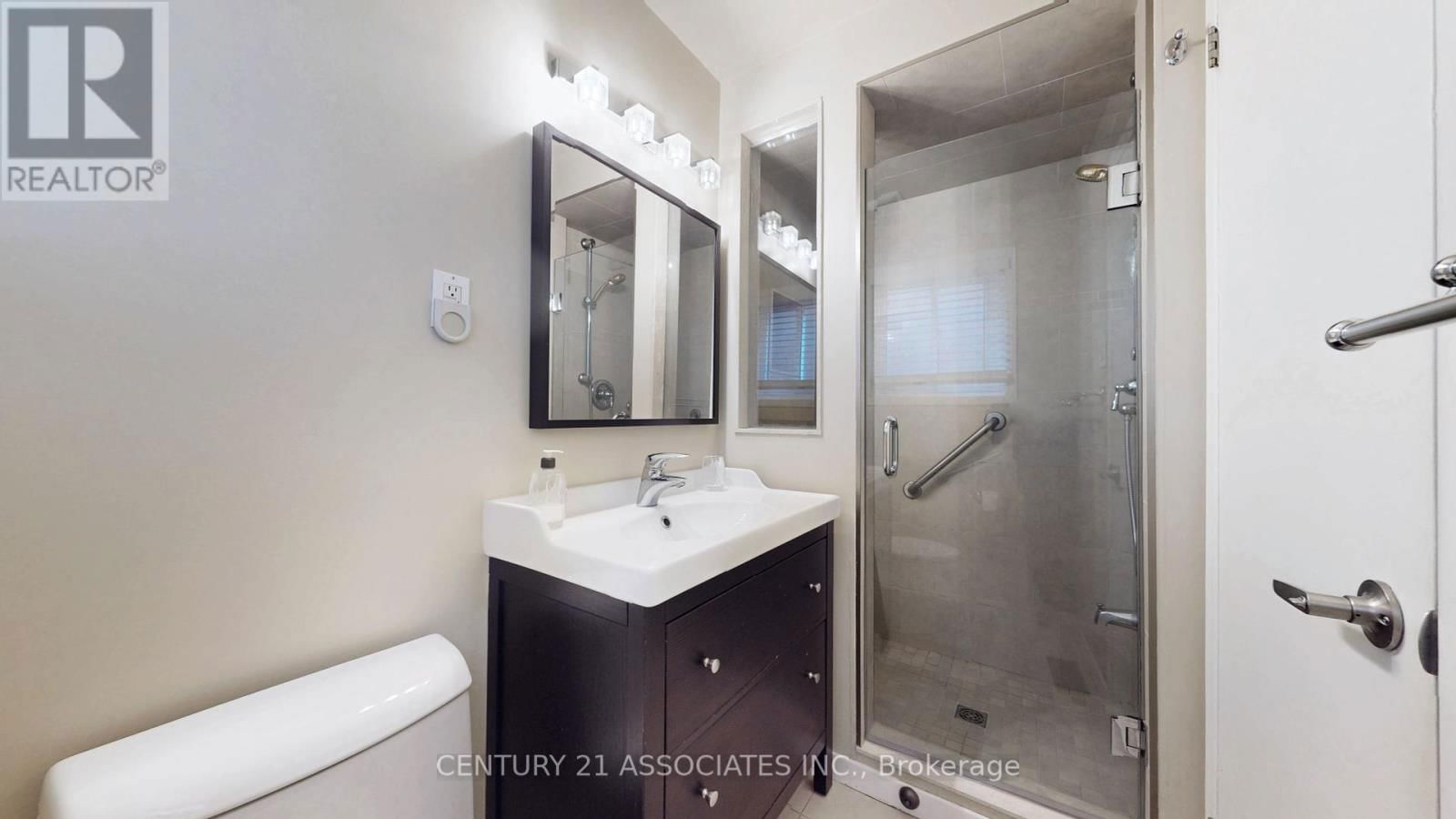 1217 ALEXANDRA AVENUE Image 34