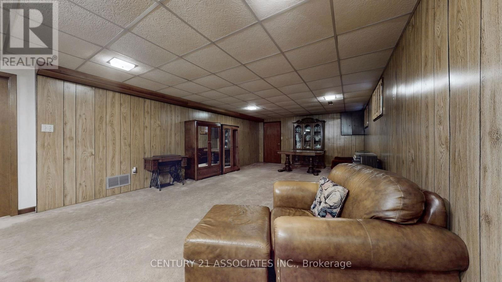 1217 ALEXANDRA AVENUE Image 41