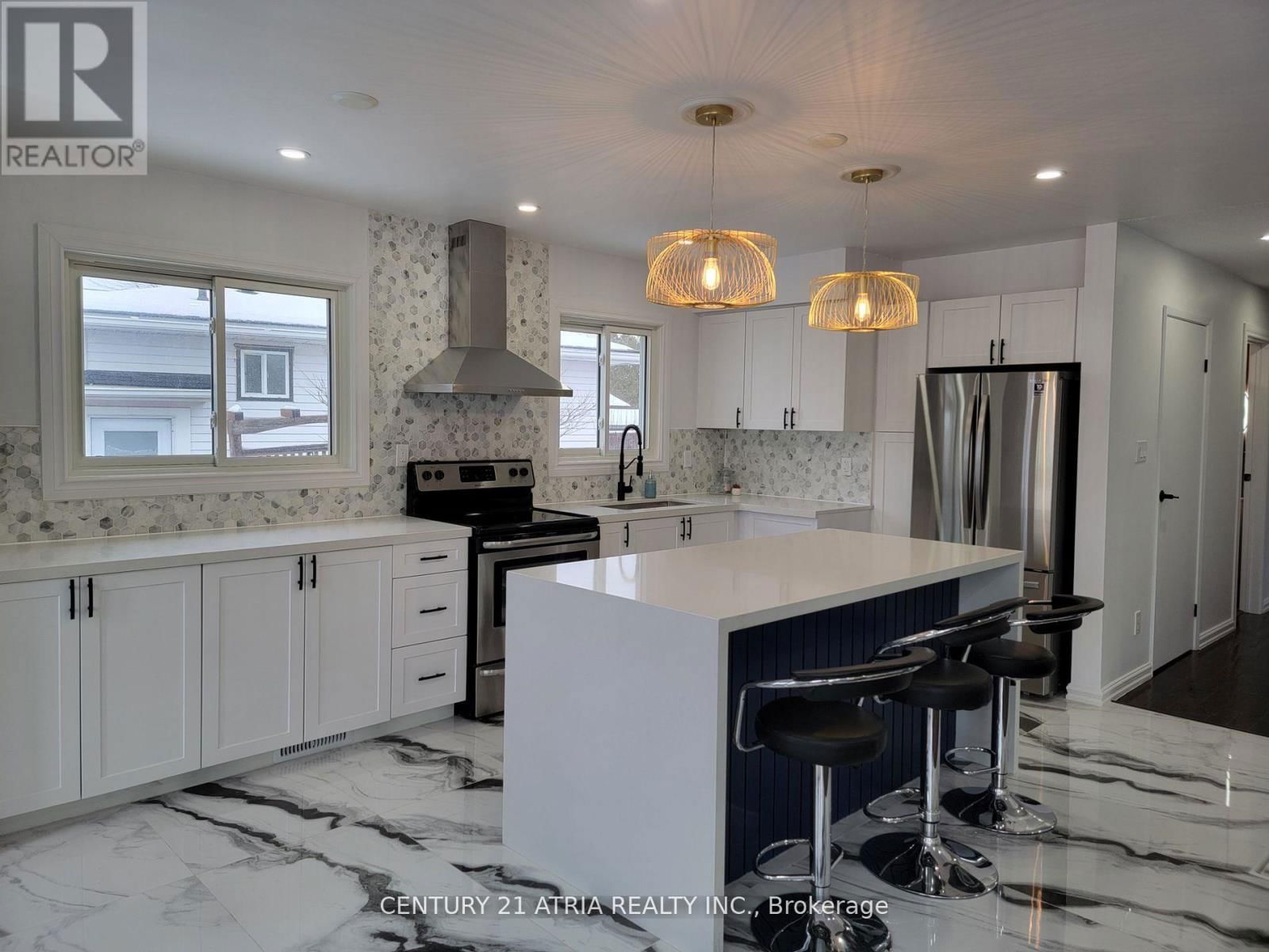 211 MADAWASKA AVENUE Image 1
