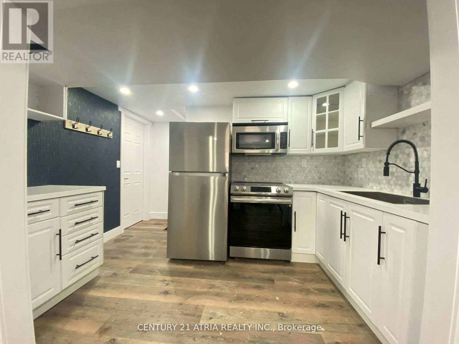 211 MADAWASKA AVENUE Image 20