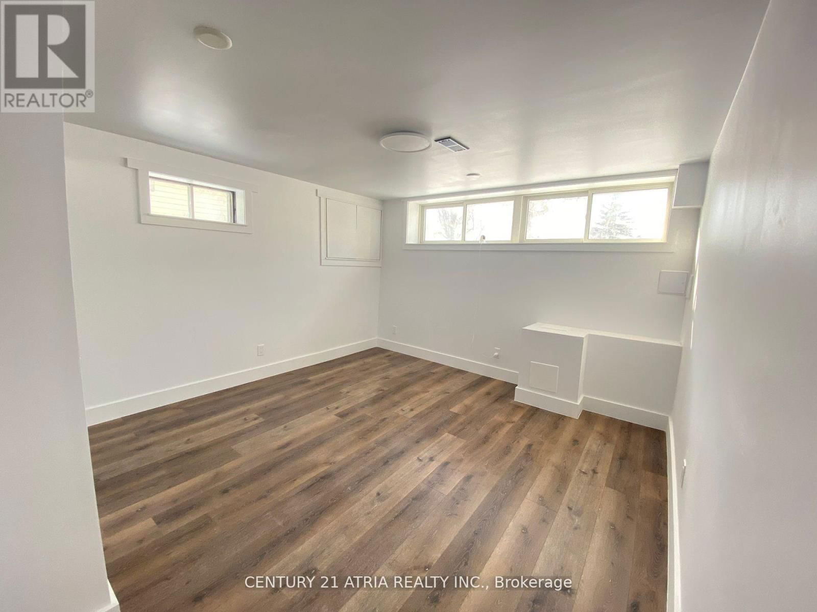211 MADAWASKA AVENUE Image 26