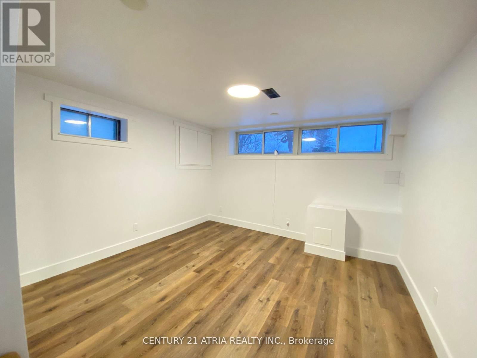 211 MADAWASKA AVENUE Image 29
