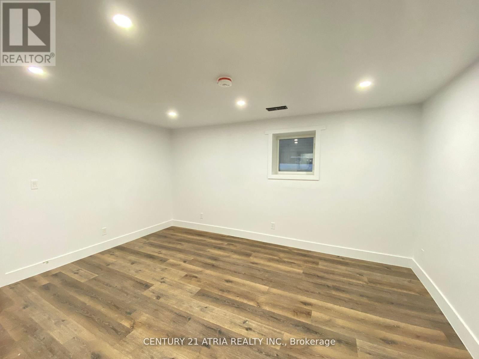 211 MADAWASKA AVENUE Image 30