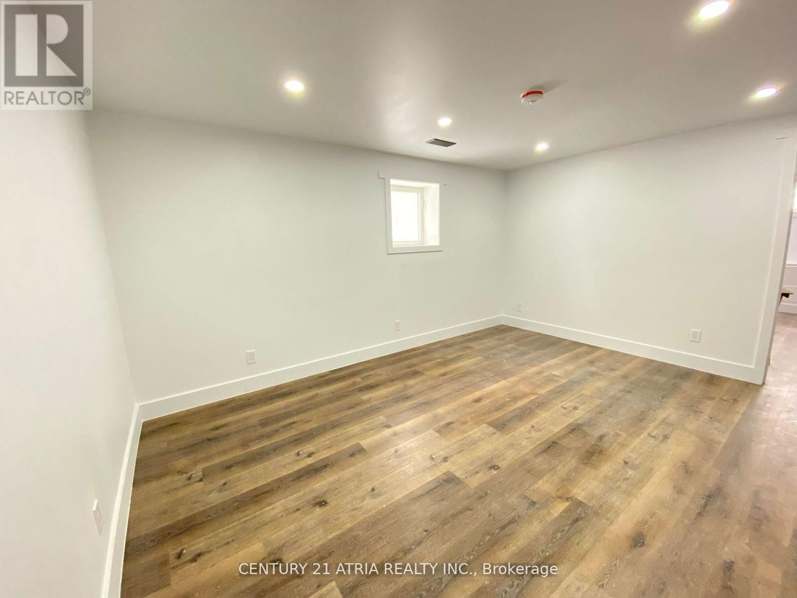 211 MADAWASKA AVENUE Image 31