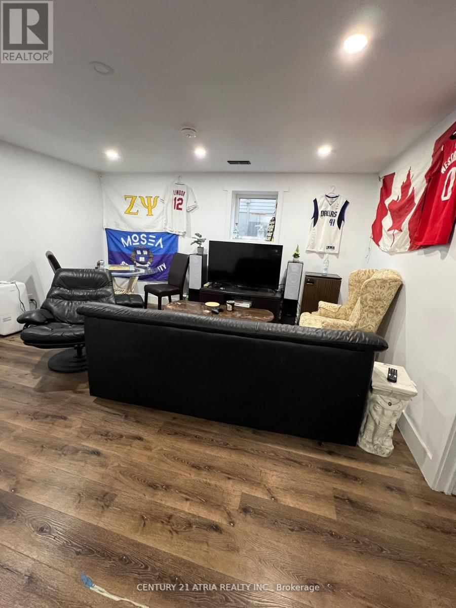 211 MADAWASKA AVENUE Image 34