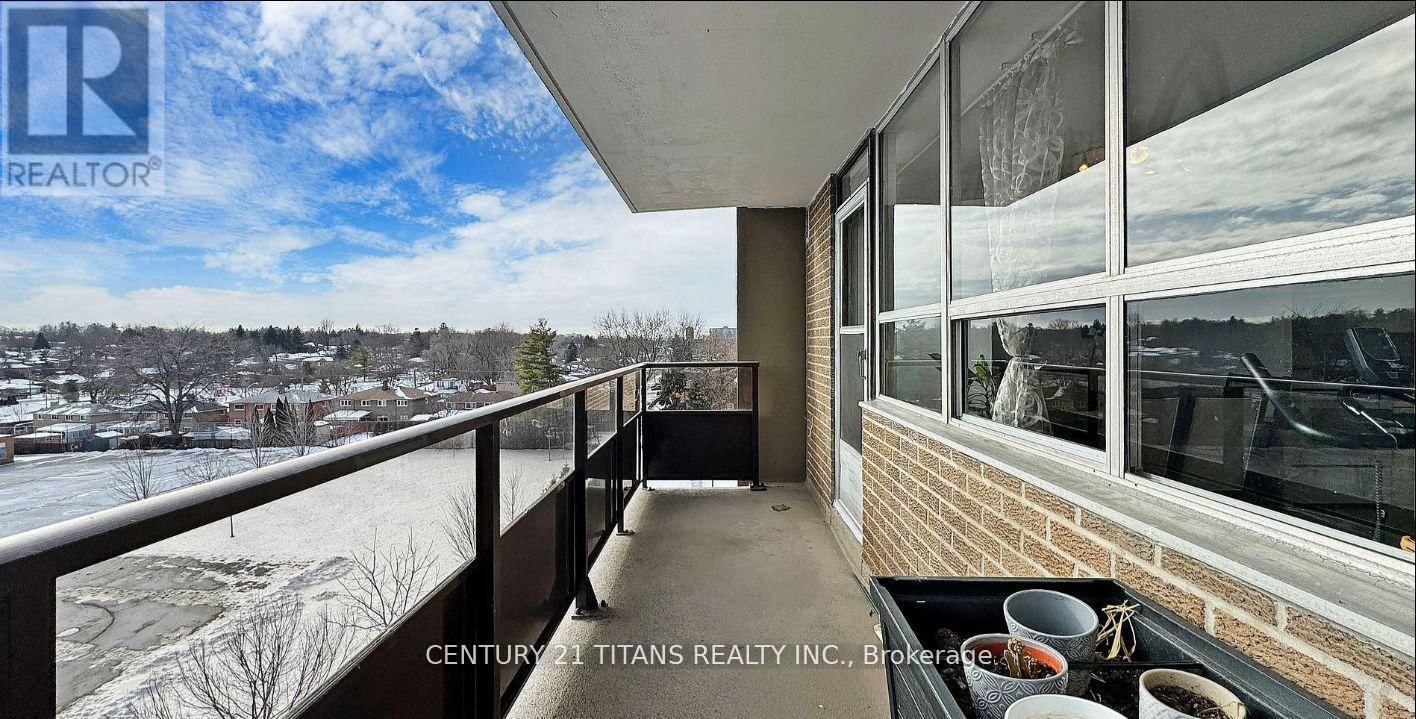 718 - 180 MARKHAM ROAD Image 15
