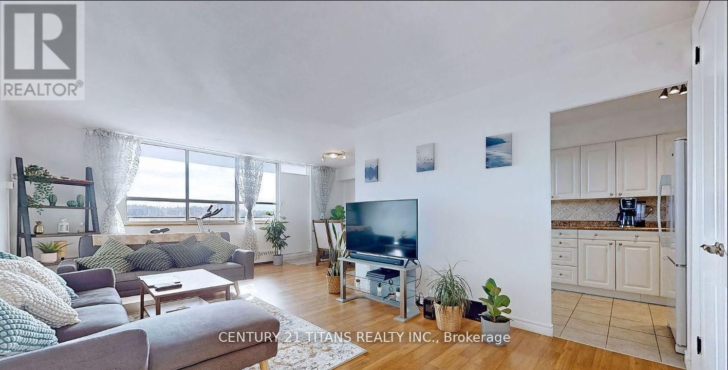 718 - 180 MARKHAM ROAD Image 6