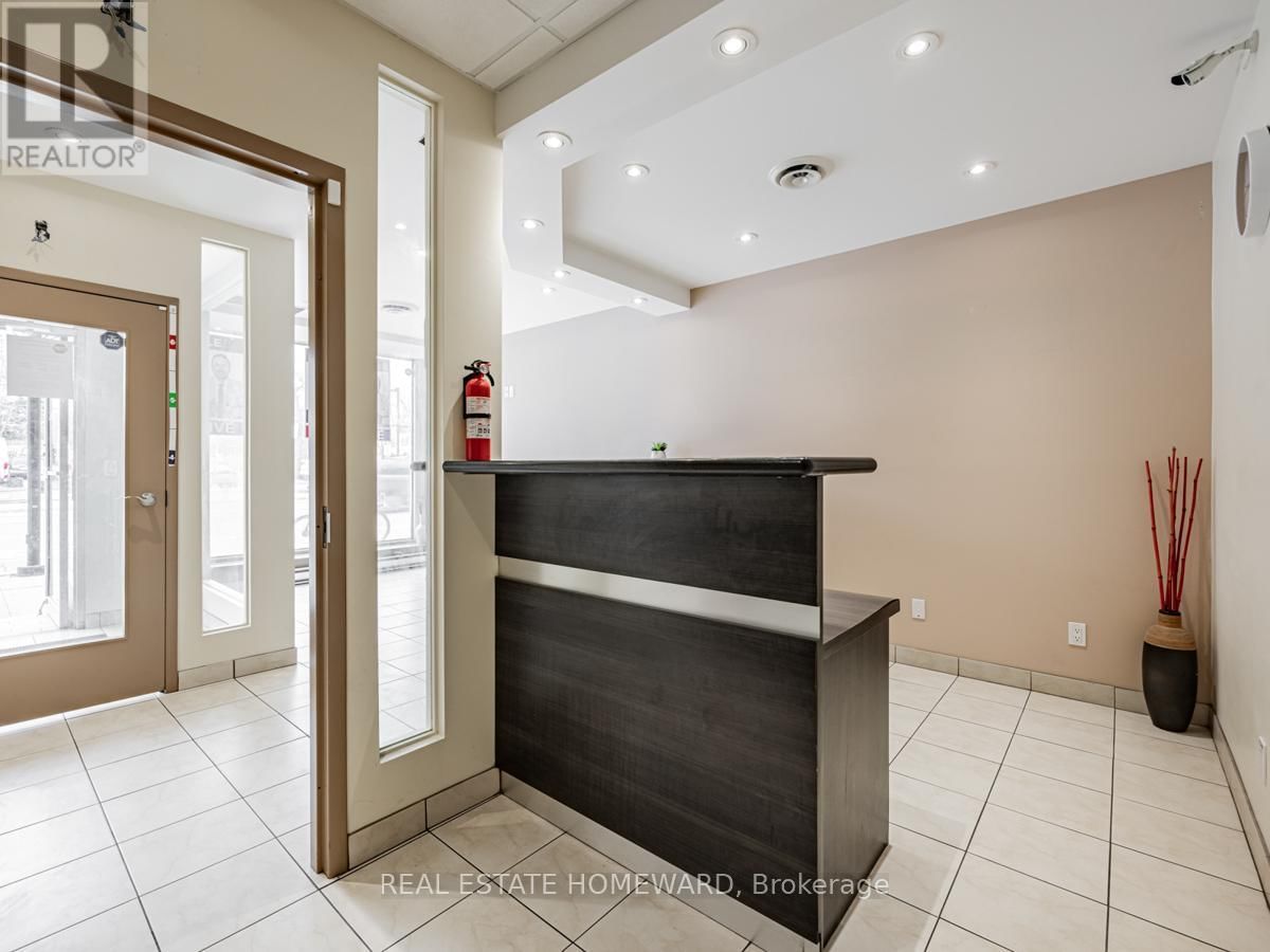 2438 DANFORTH AVENUE Image 10