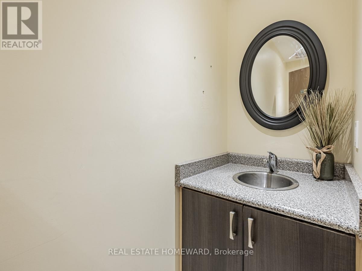 2438 DANFORTH AVENUE Image 25