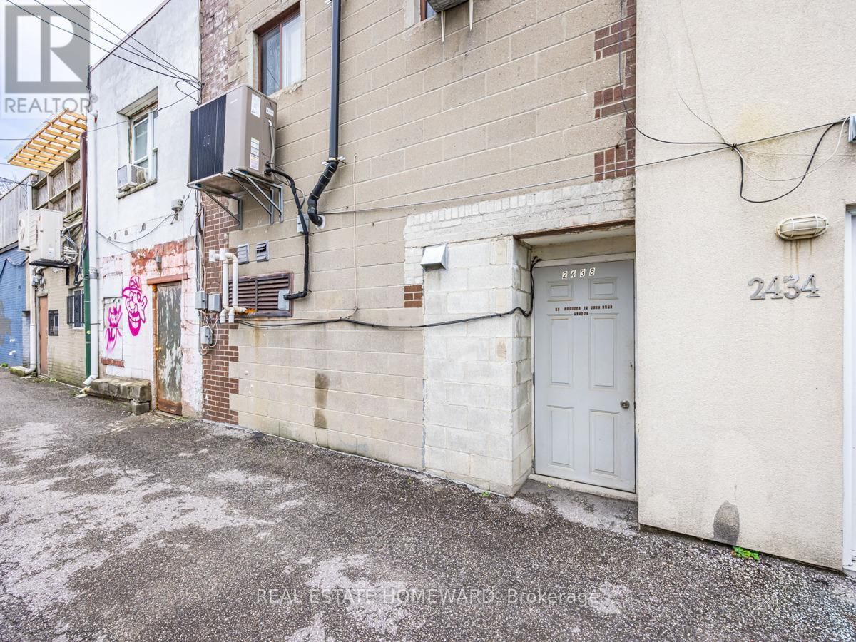 2438 DANFORTH AVENUE Image 34