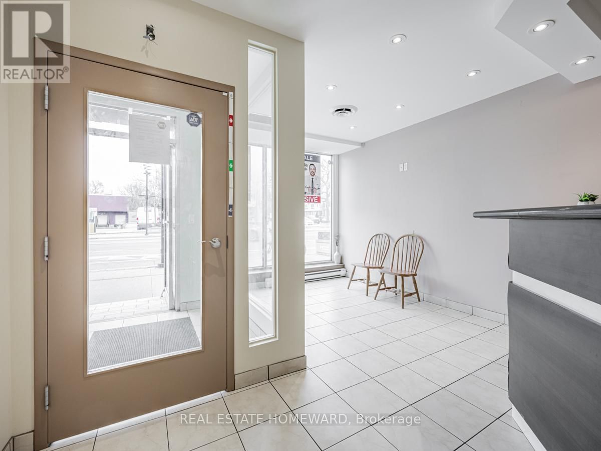 2438 DANFORTH AVENUE Image 11
