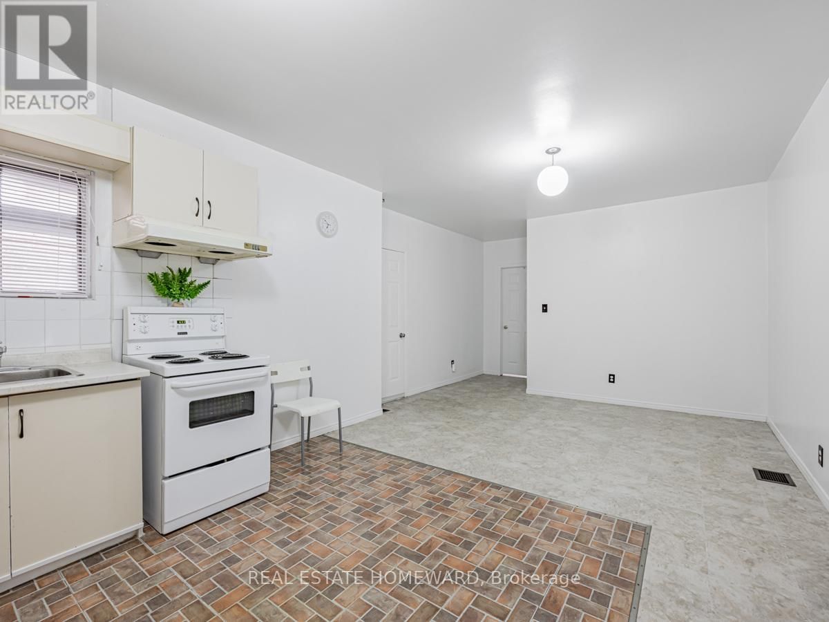 2438 DANFORTH AVENUE Image 39
