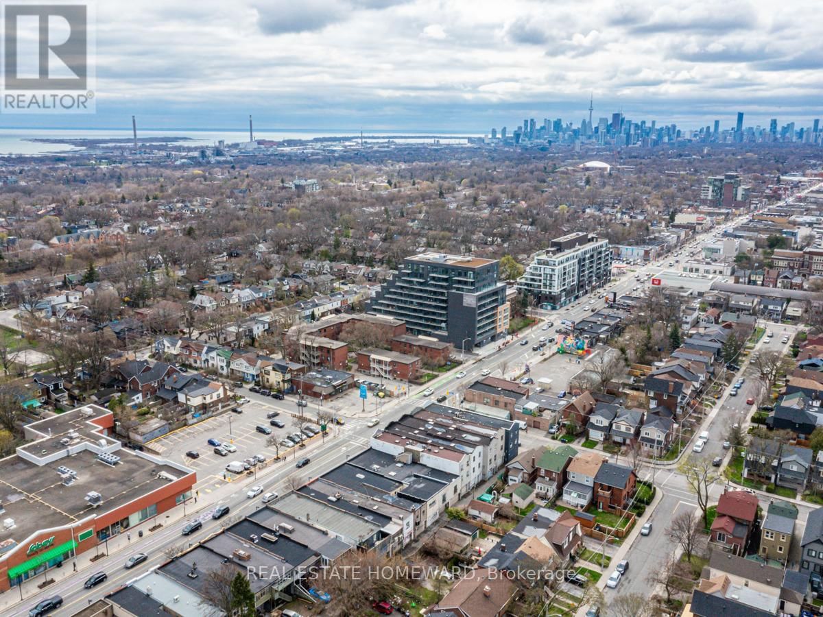 2438 DANFORTH AVENUE Image 9