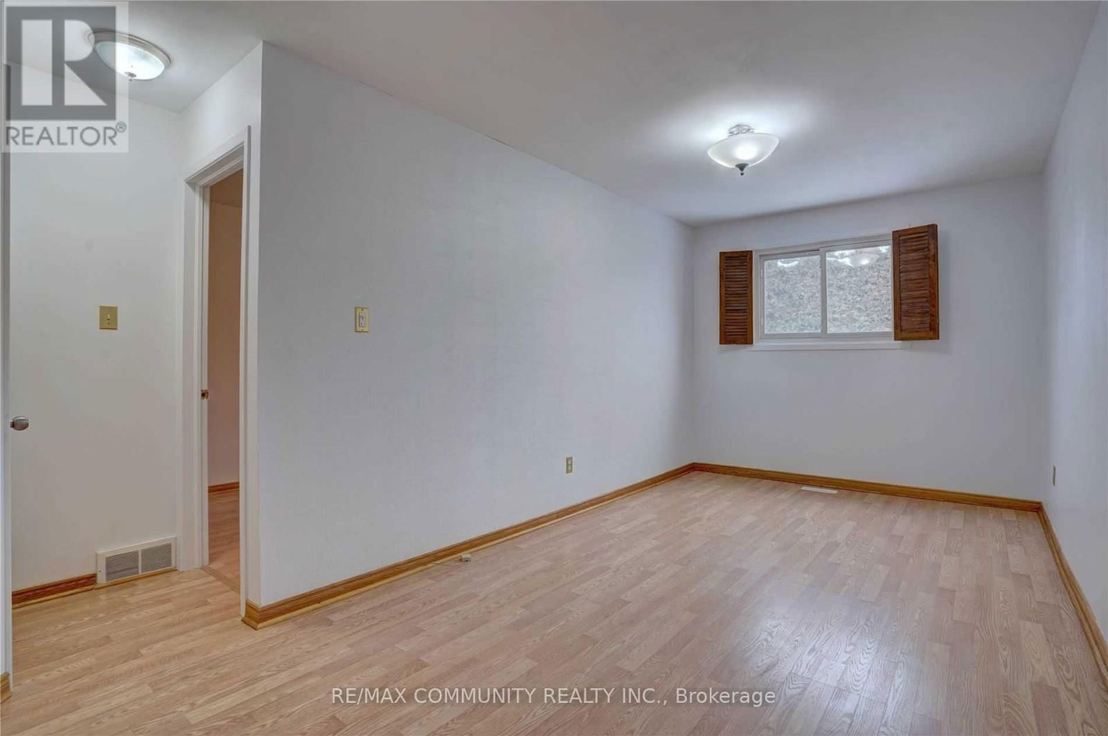 435 MAPLEWOOD DRIVE Image 4