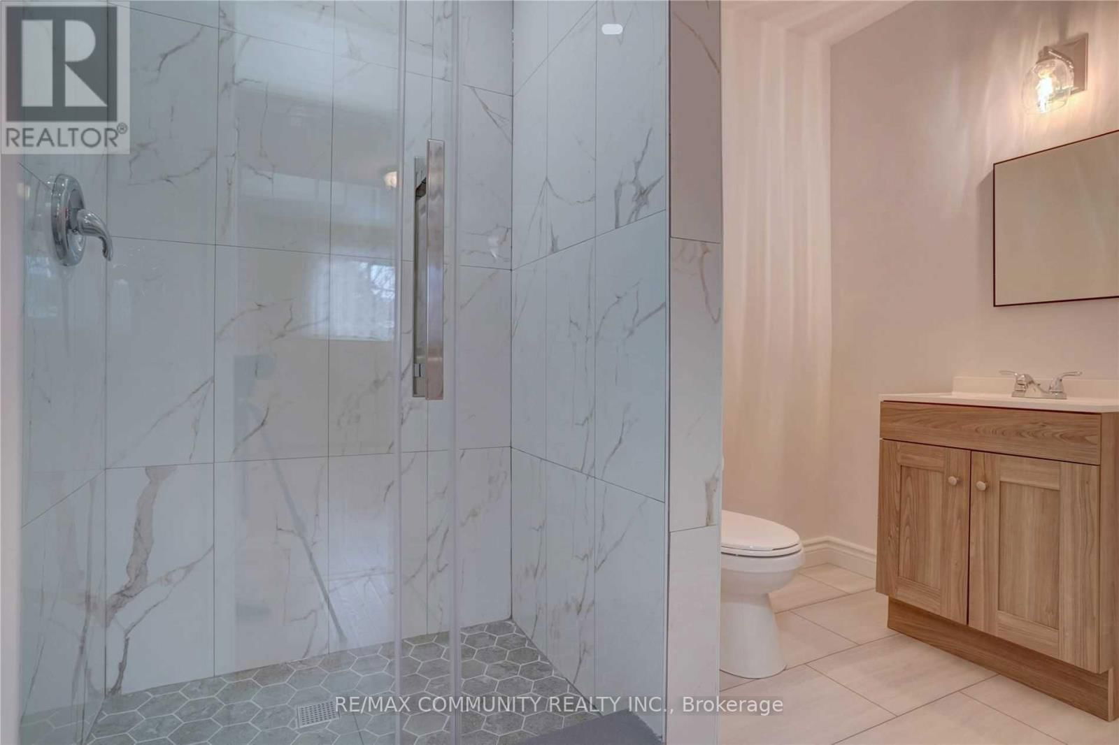 435 MAPLEWOOD DRIVE Image 6