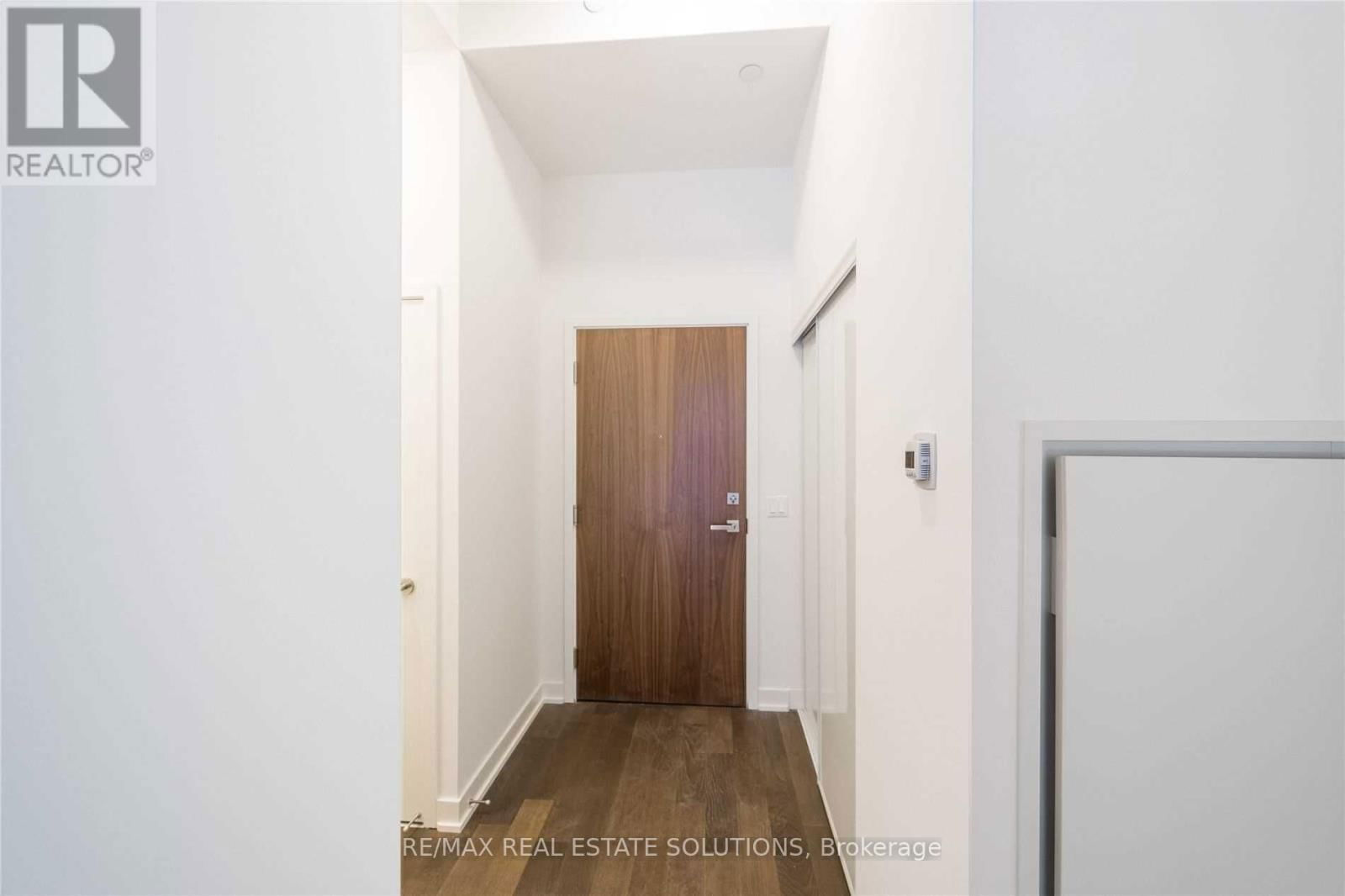 512 - 15 BASEBALL PLACE Image 10