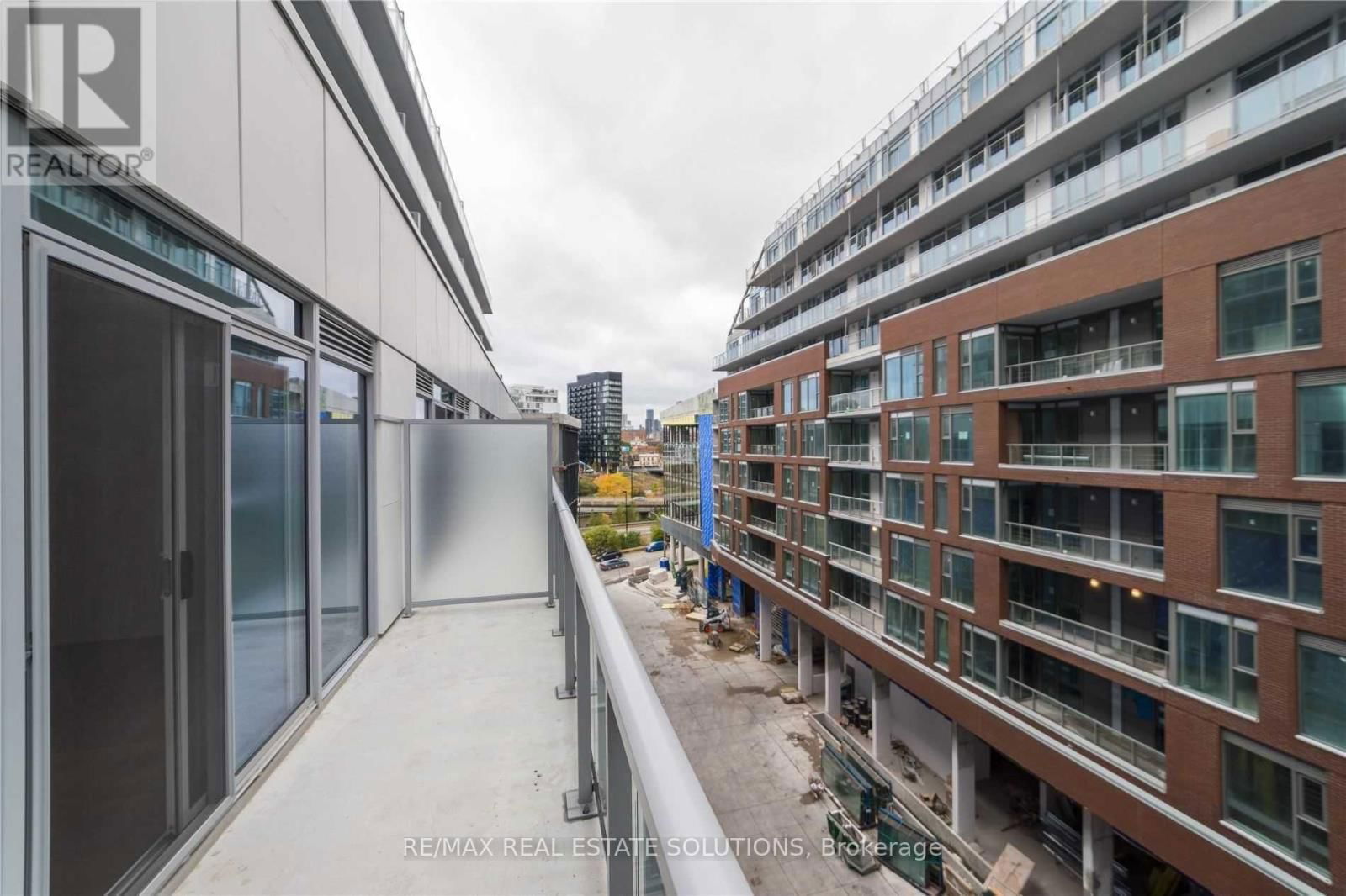 512 - 15 BASEBALL PLACE Image 12