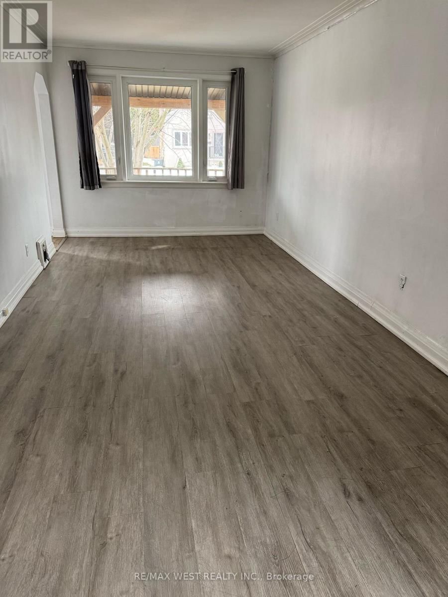 6 VALERIE ROAD Image 11