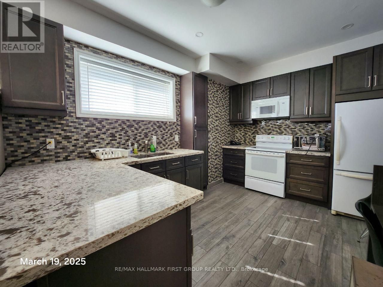 1400 DUNDAS STREET EAST Image 21