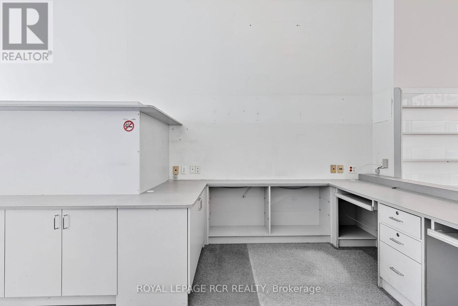16 - 3833 MIDLAND AVENUE Image 21