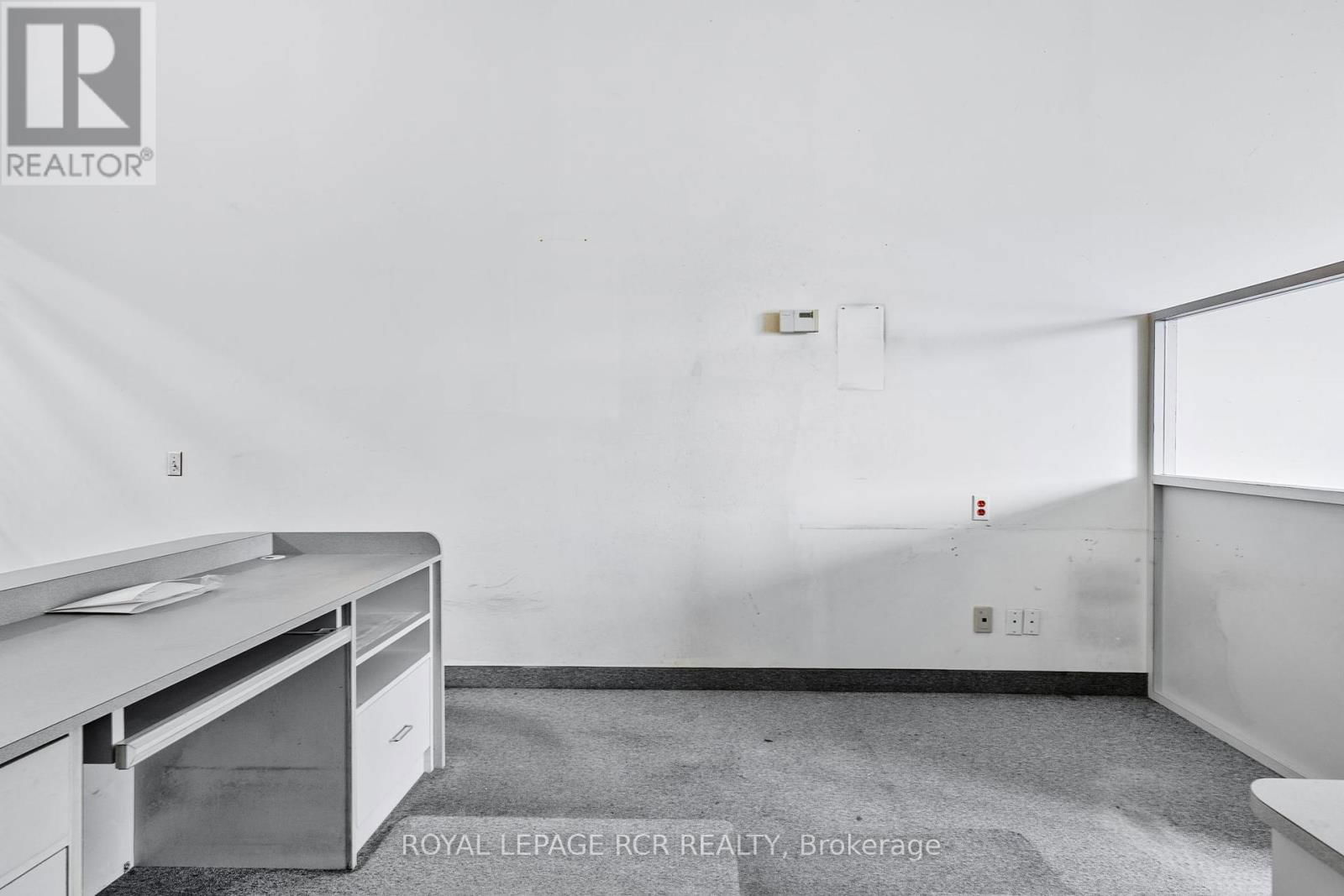 16 - 3833 MIDLAND AVENUE Image 22