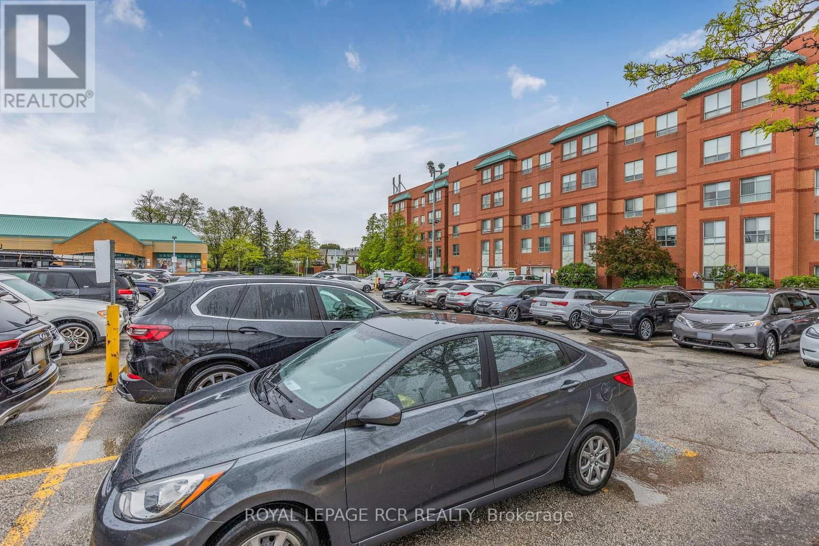 16 - 3833 MIDLAND AVENUE Image 31