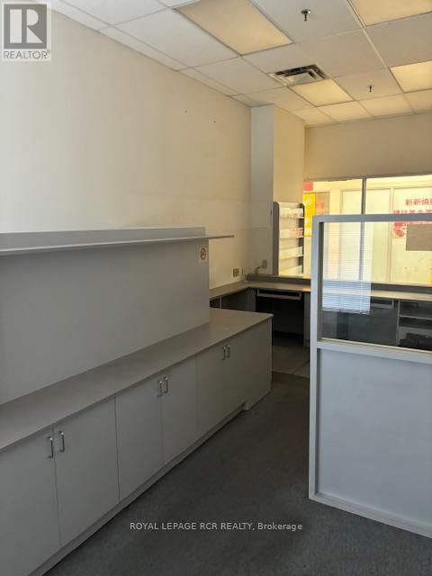 16 - 3833 MIDLAND AVENUE Image 6
