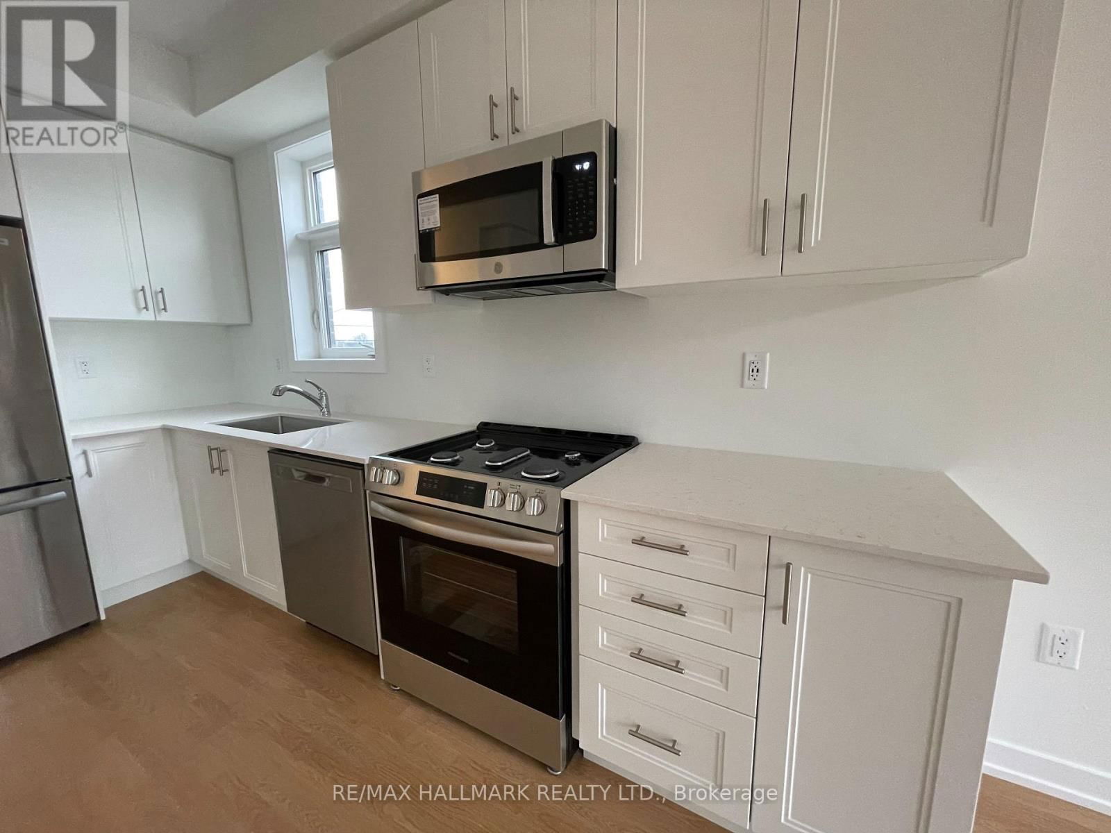 1581 MIDLAND AVENUE Image 10