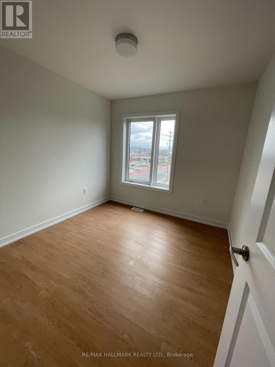 1581 MIDLAND AVENUE Image 14