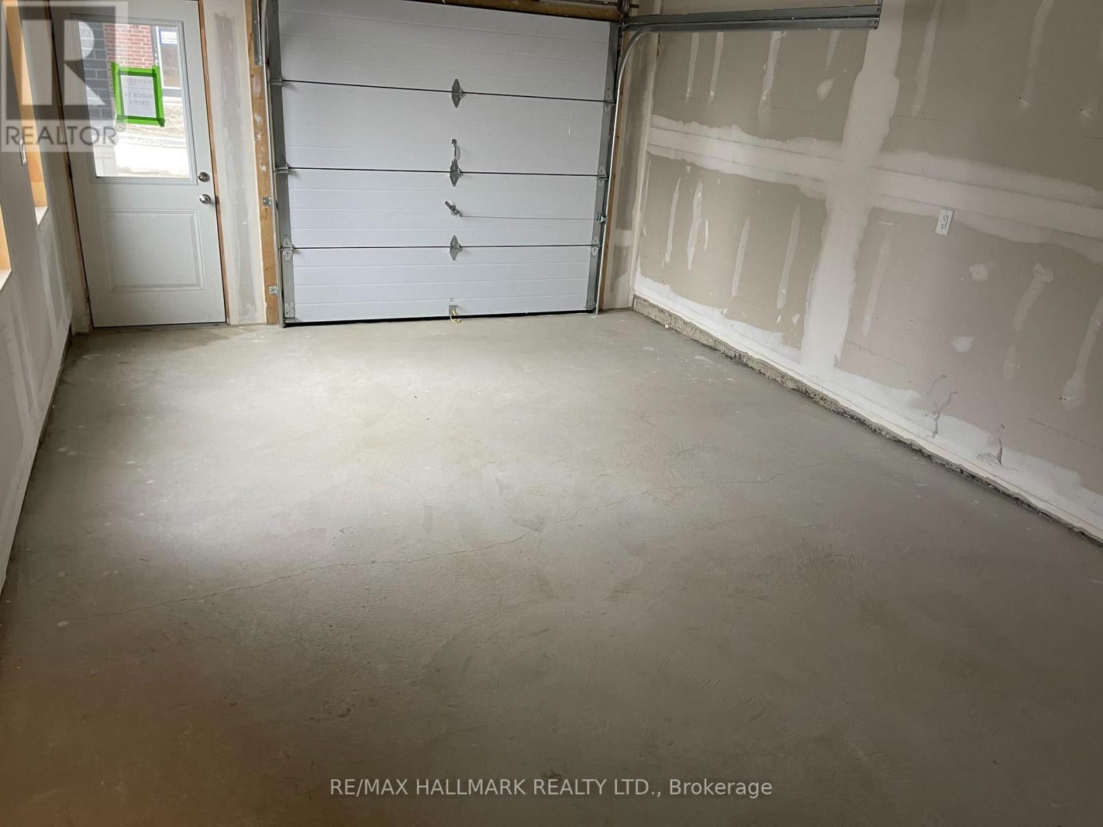 1581 MIDLAND AVENUE Image 21