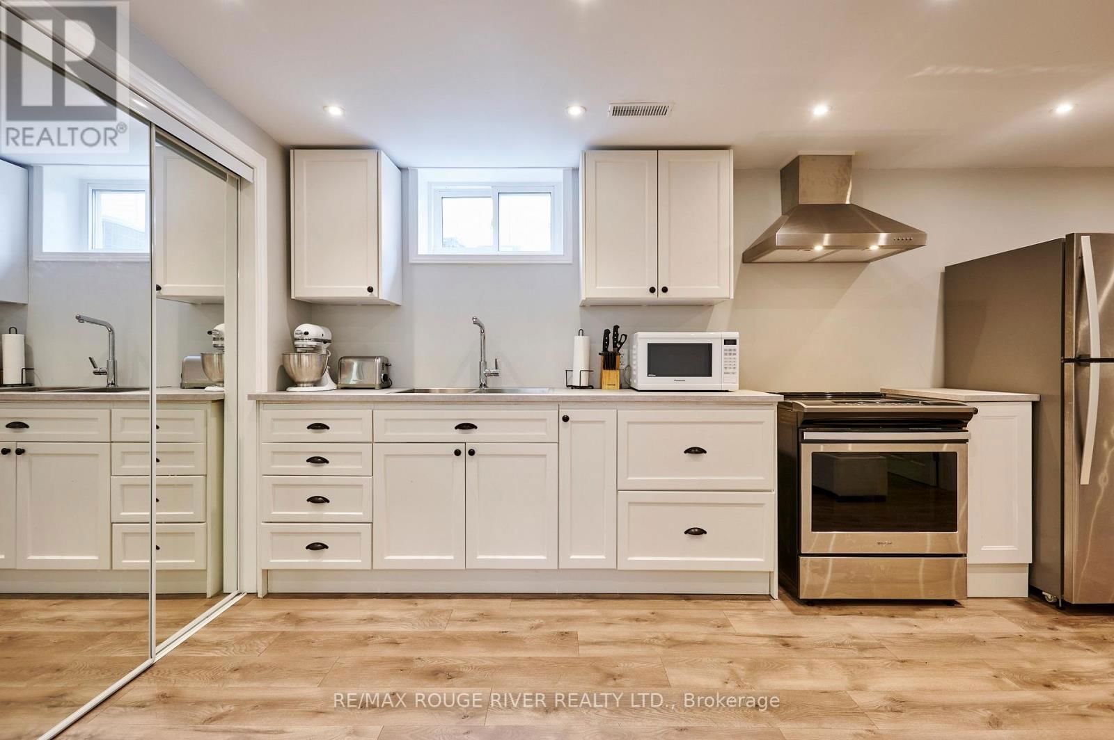52 MARSH ROAD Image 13