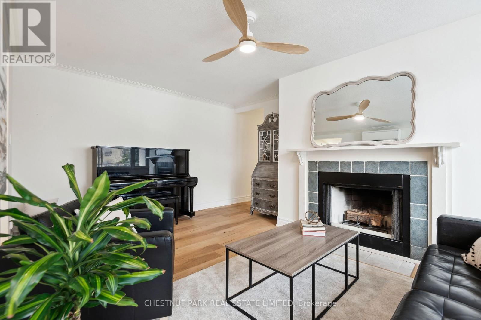 8 - 21 BENLAMOND AVENUE Image 2