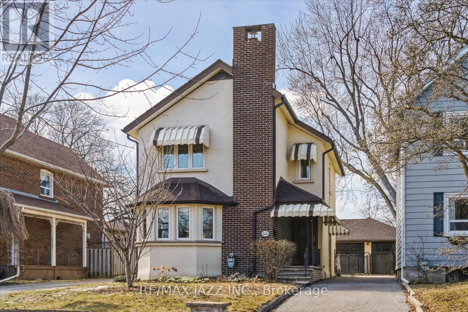 640 MARY STREET NORTH Image 1
