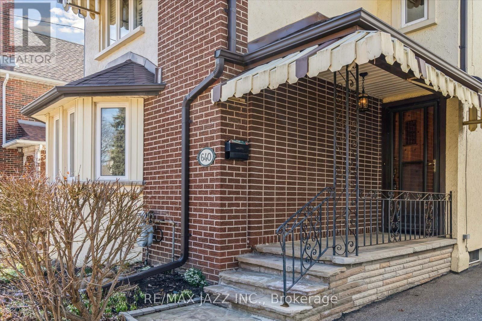 640 MARY STREET NORTH Image 5