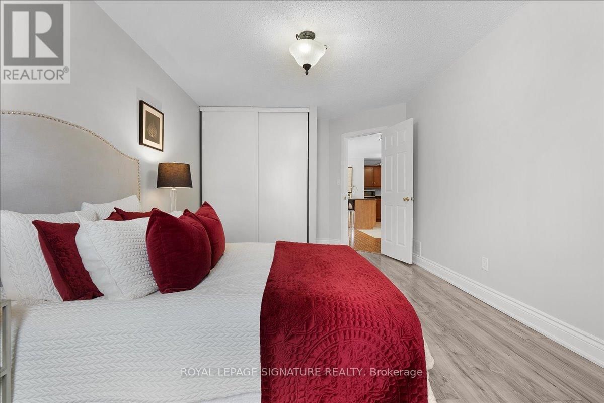 590 DEVON AVENUE Image 12