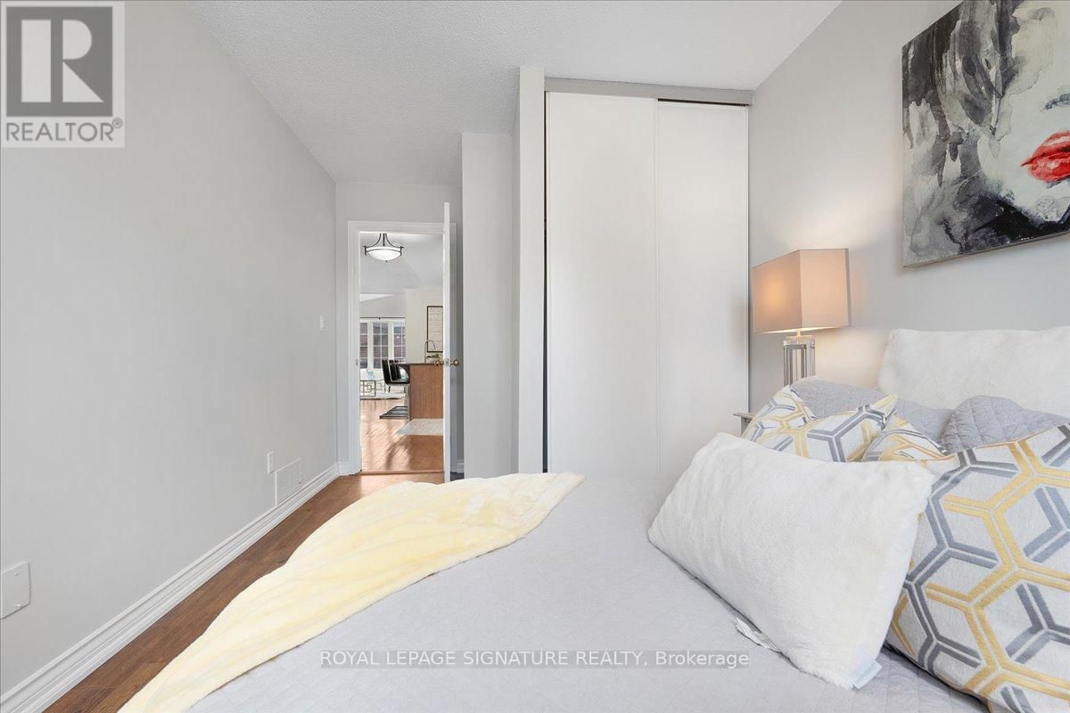 590 DEVON AVENUE Image 14