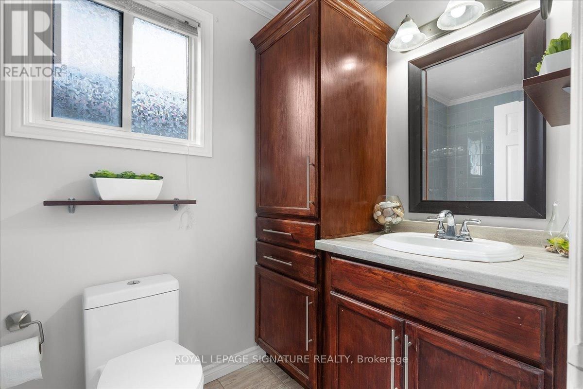 590 DEVON AVENUE Image 16