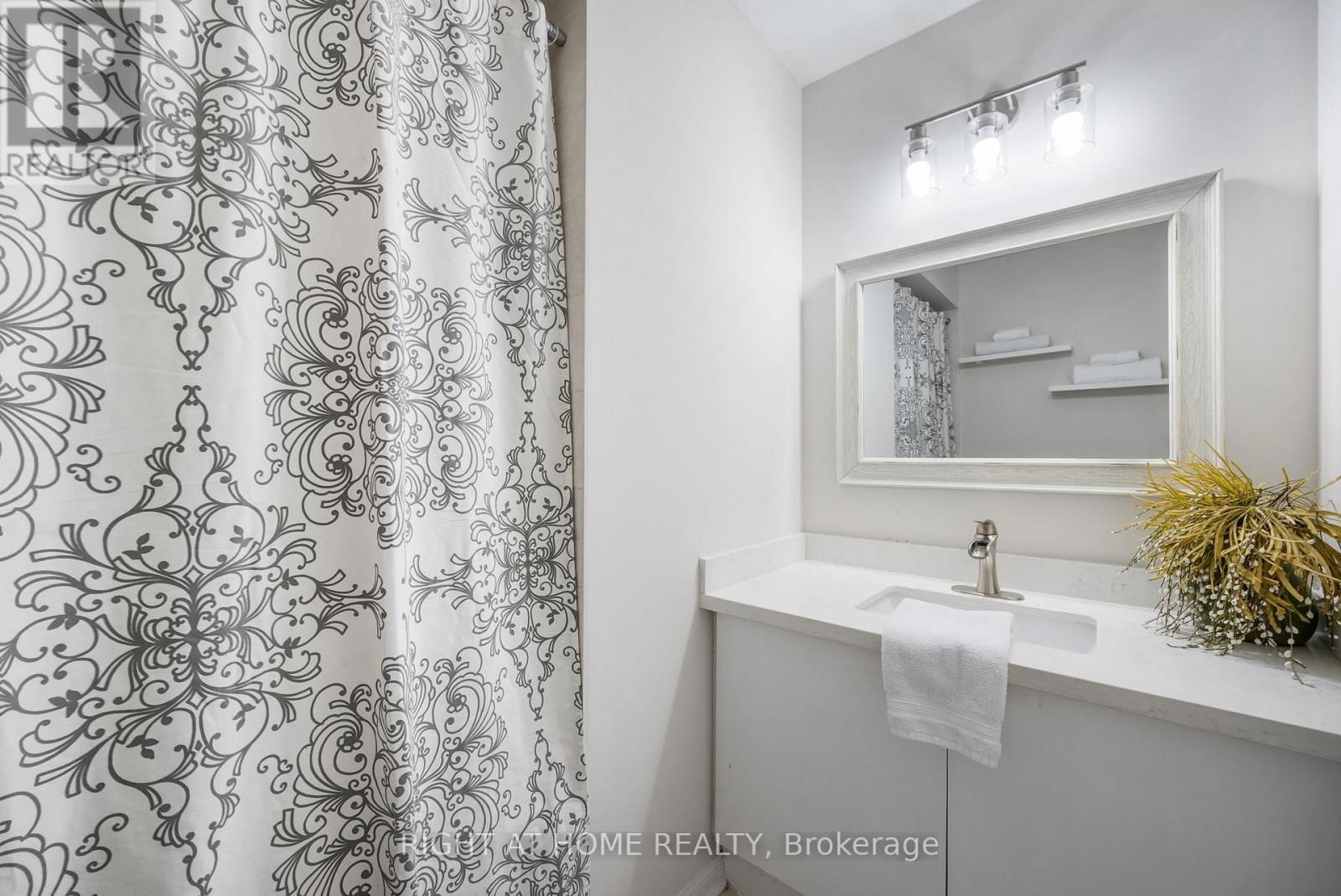 18 - 27 ASPEN PARK WAY Image 18
