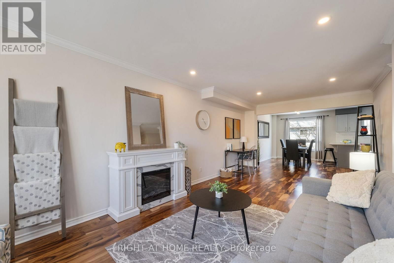 18 - 27 ASPEN PARK WAY Image 7