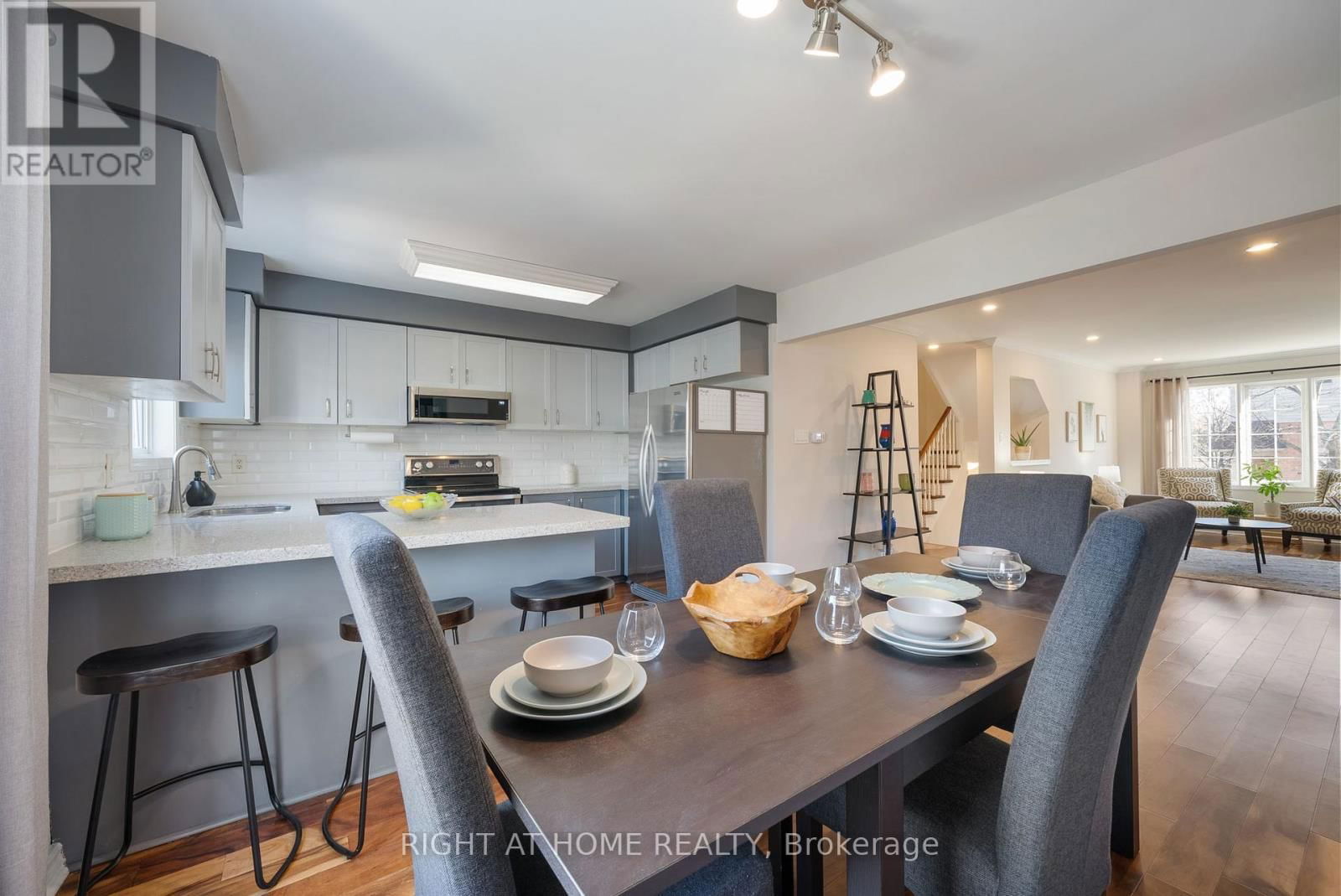 18 - 27 ASPEN PARK WAY Image 9