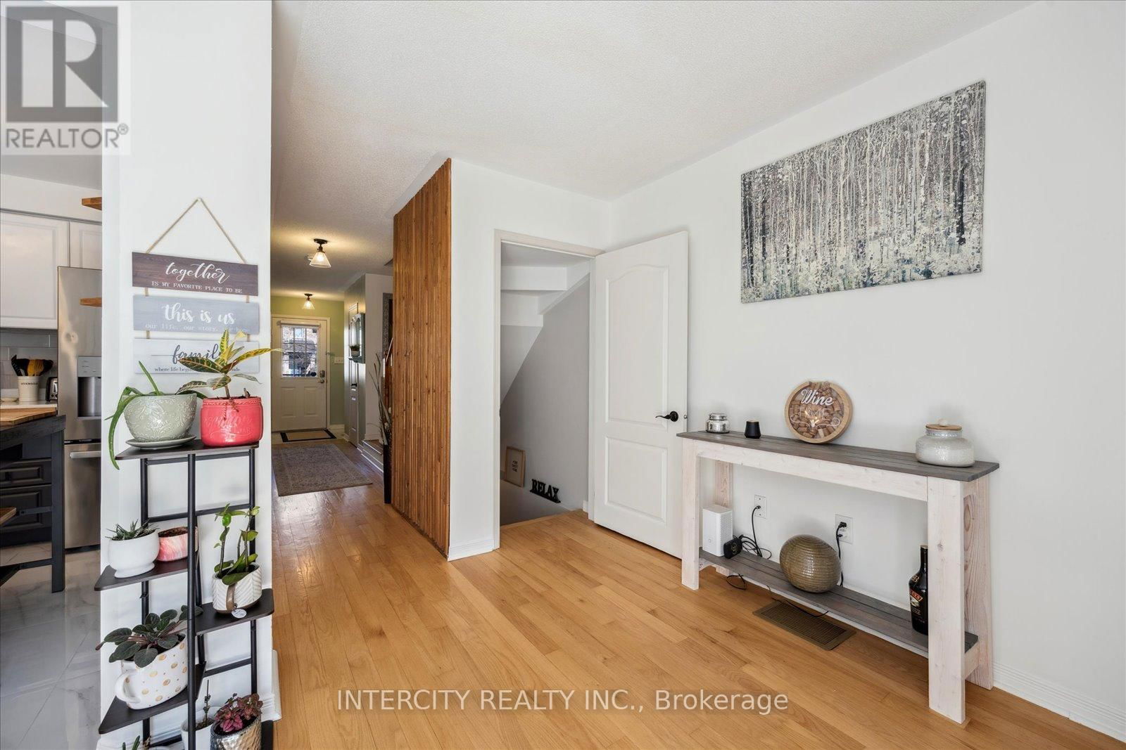 372 SPARROW CIRCLE Image 21