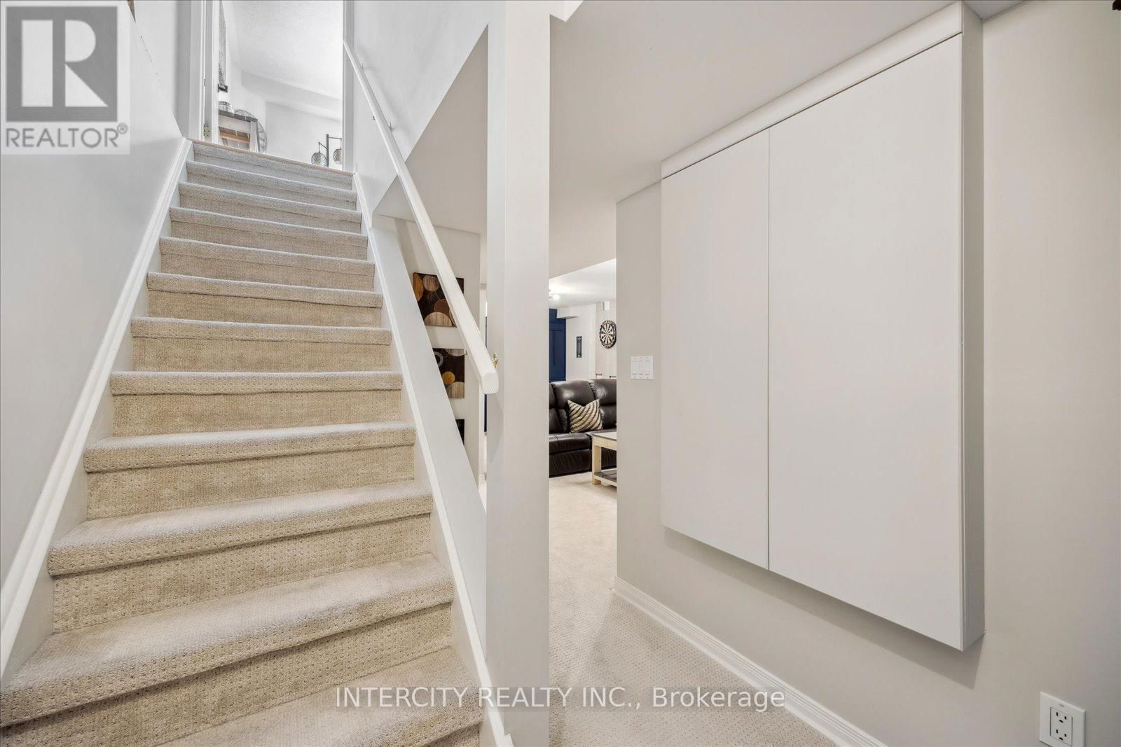 372 SPARROW CIRCLE Image 26