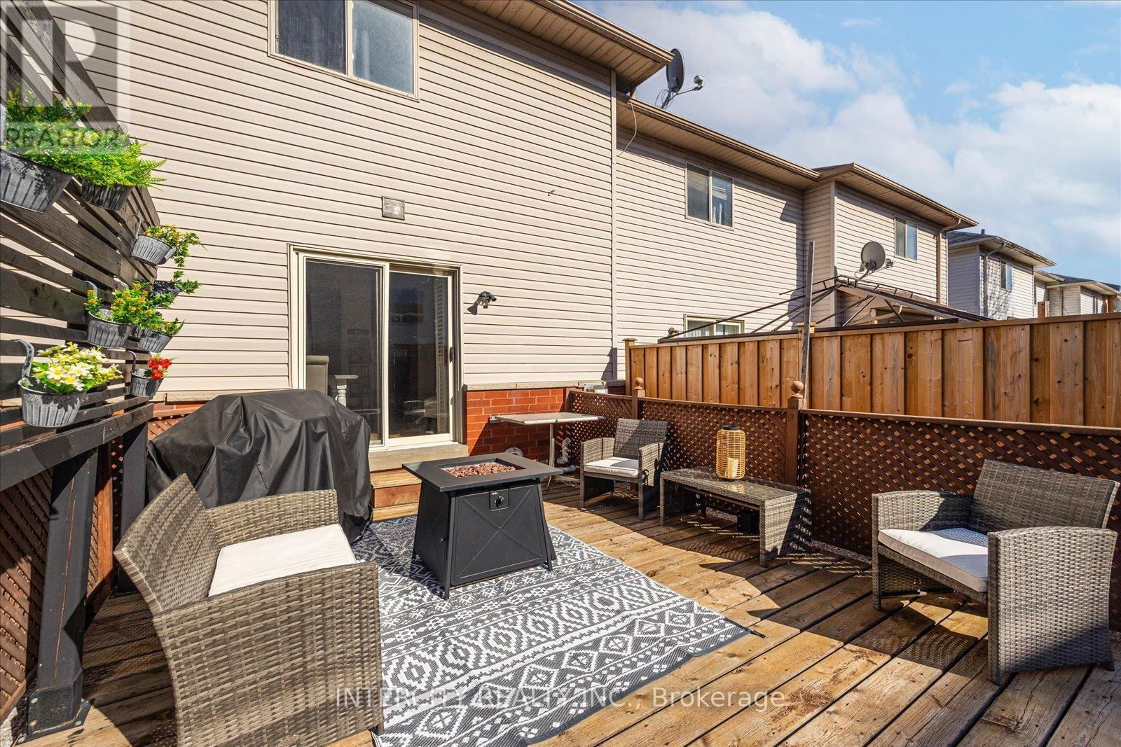 372 SPARROW CIRCLE Image 29