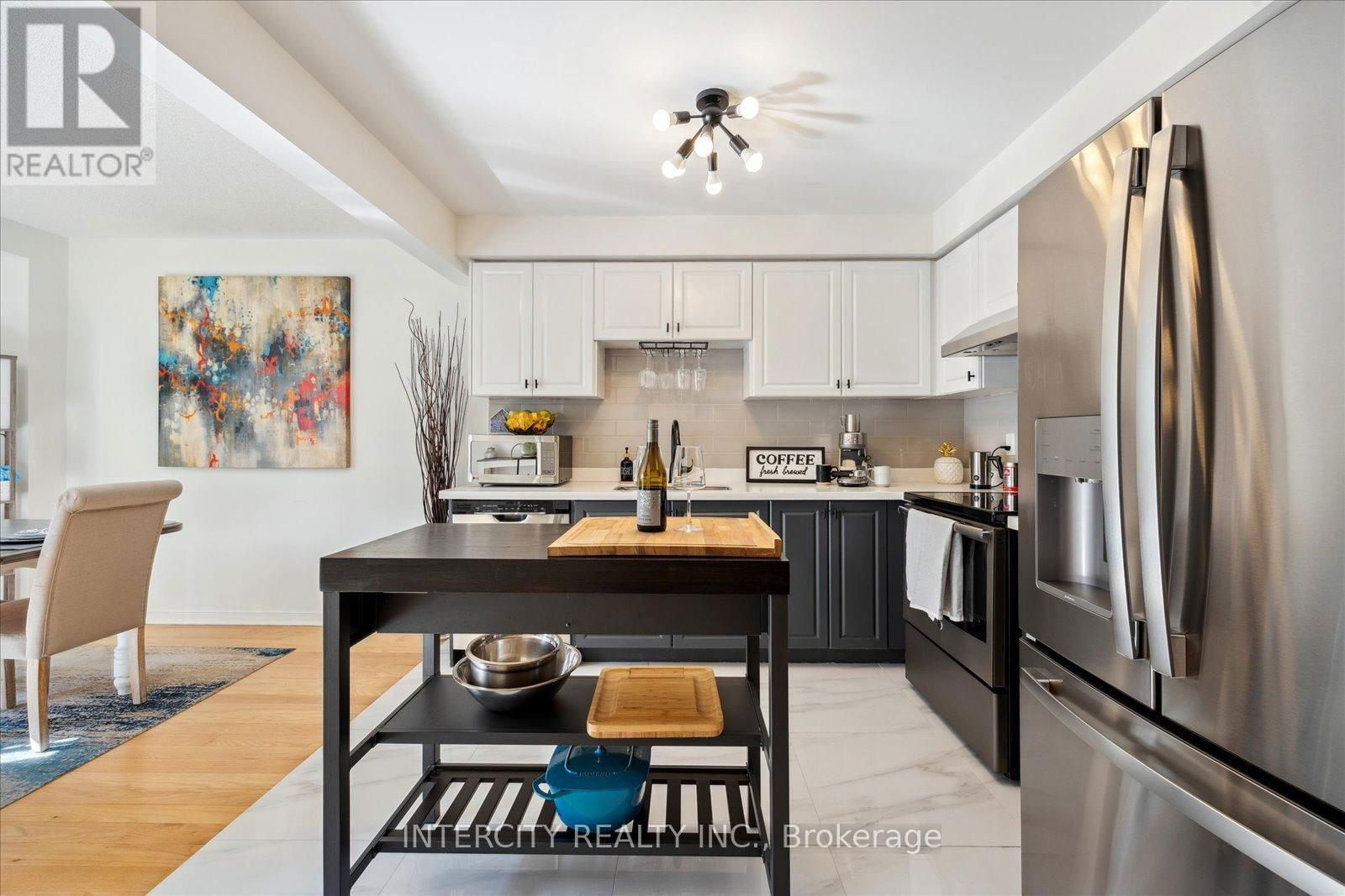 372 SPARROW CIRCLE Image 3