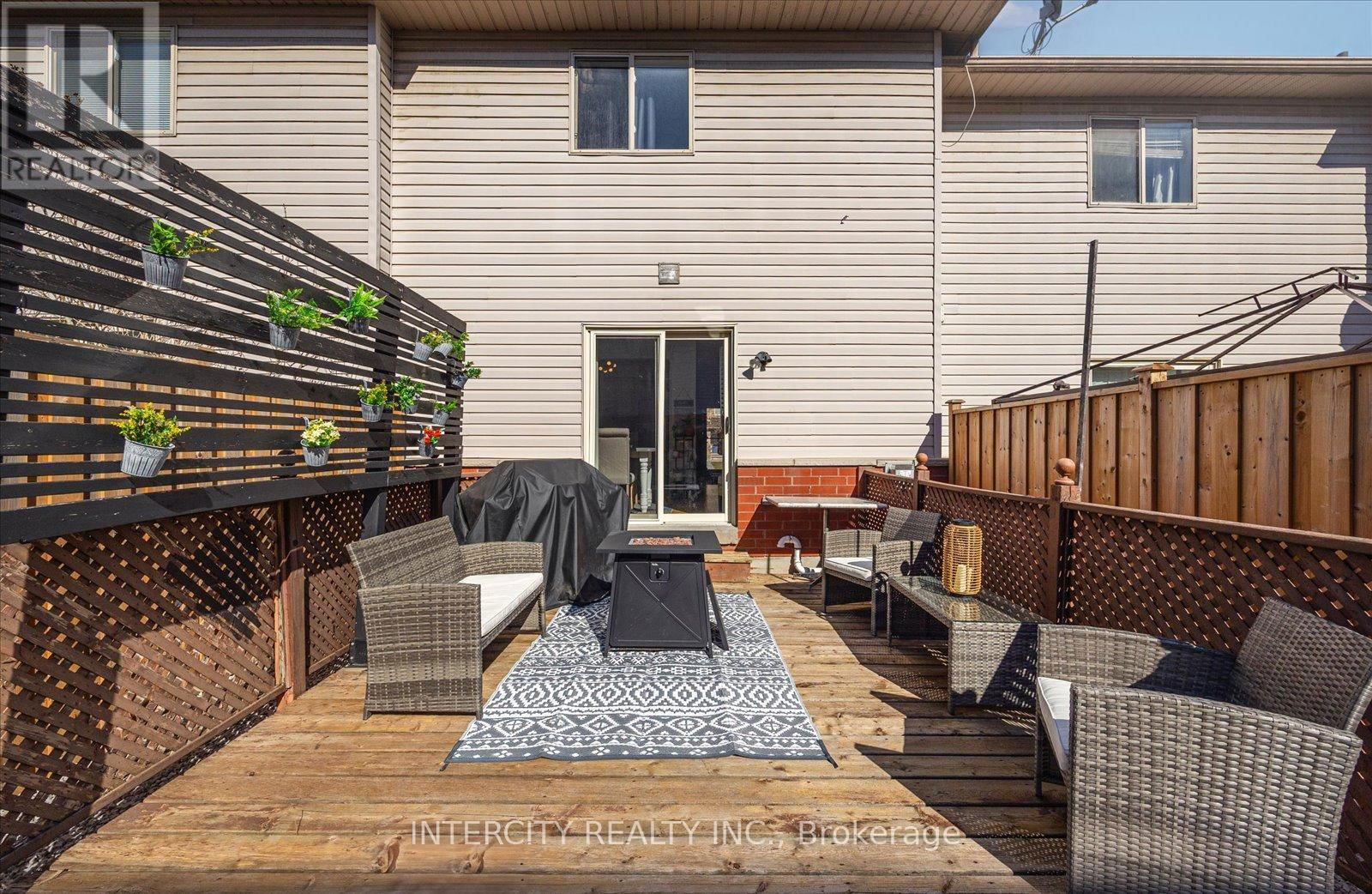372 SPARROW CIRCLE Image 30