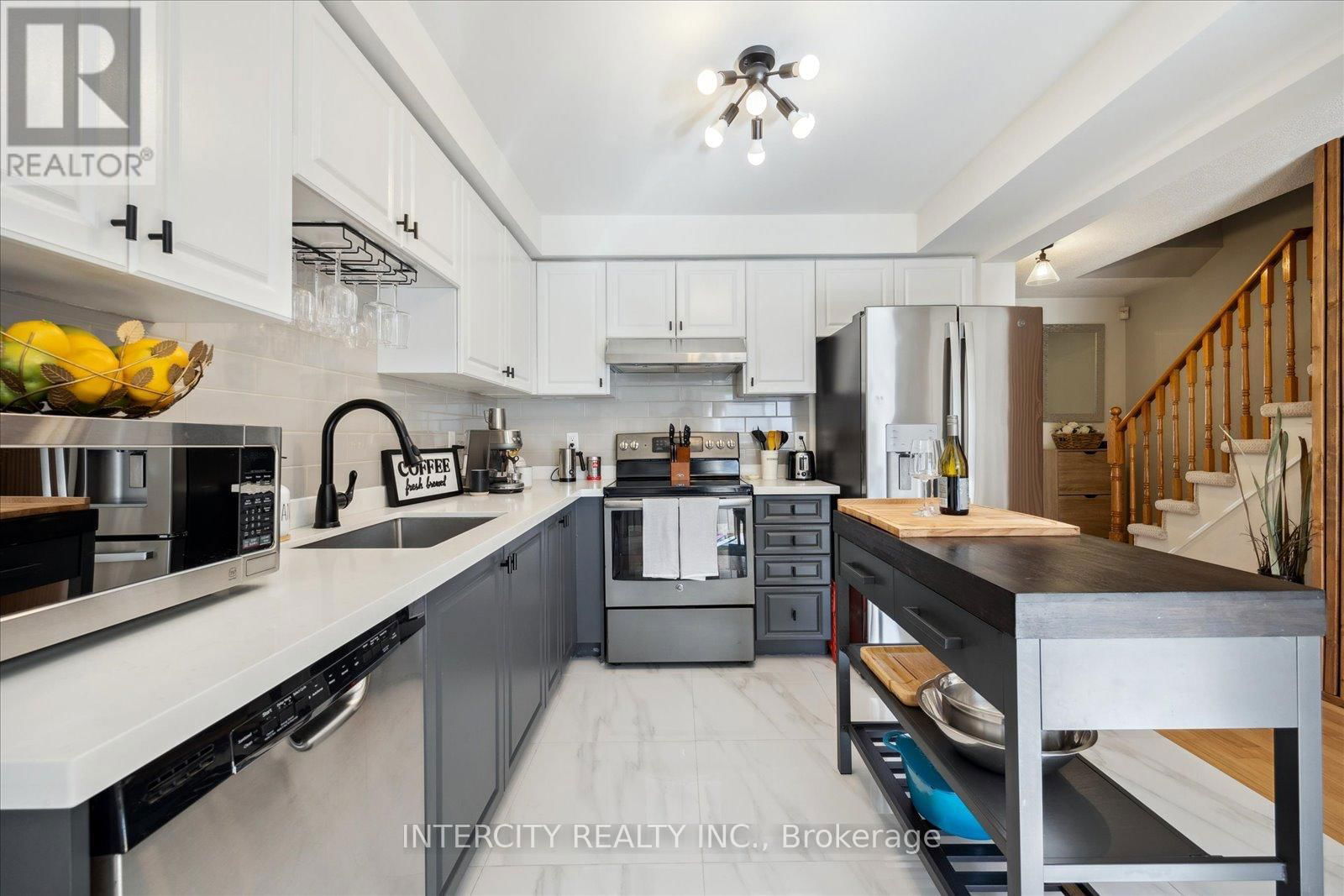 372 SPARROW CIRCLE Image 5