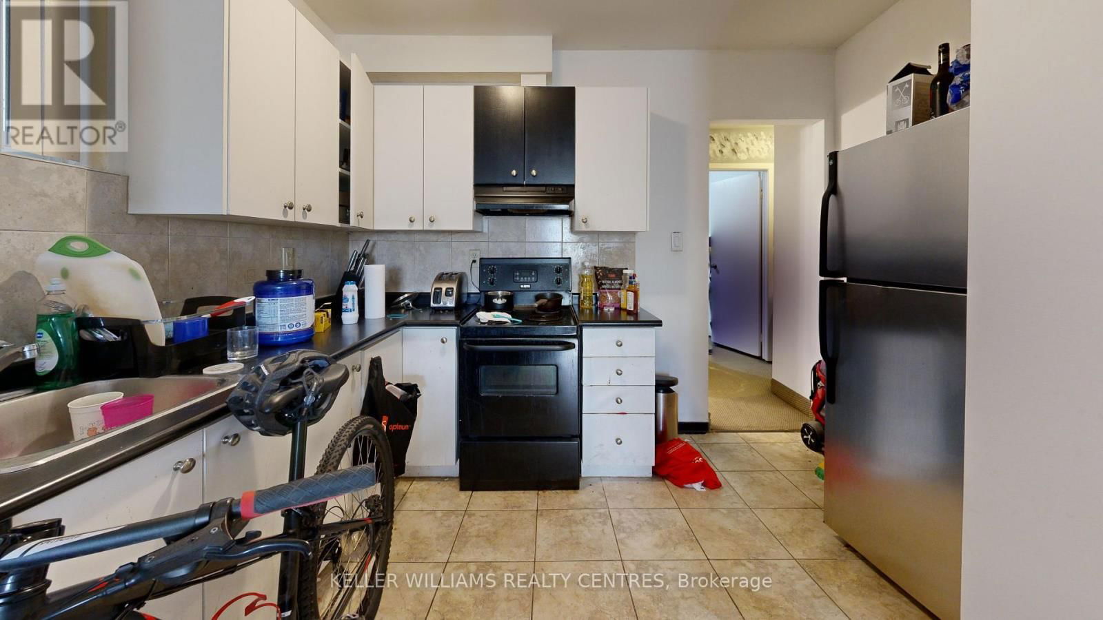 10 IVY AVENUE Image 18